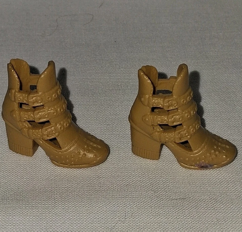 2017 Barbie Fashionistas *Alta* Muñeca Bronceada Vestir Moda Botas Zapatos Foto 3 de 4