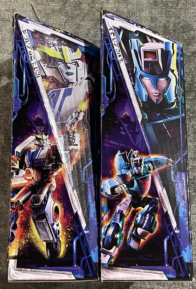 Nuevo paquete de 2 Transformers Legacy United Cyberverse Chromia y RID Strongarm 2015 Foto 3 de 4
