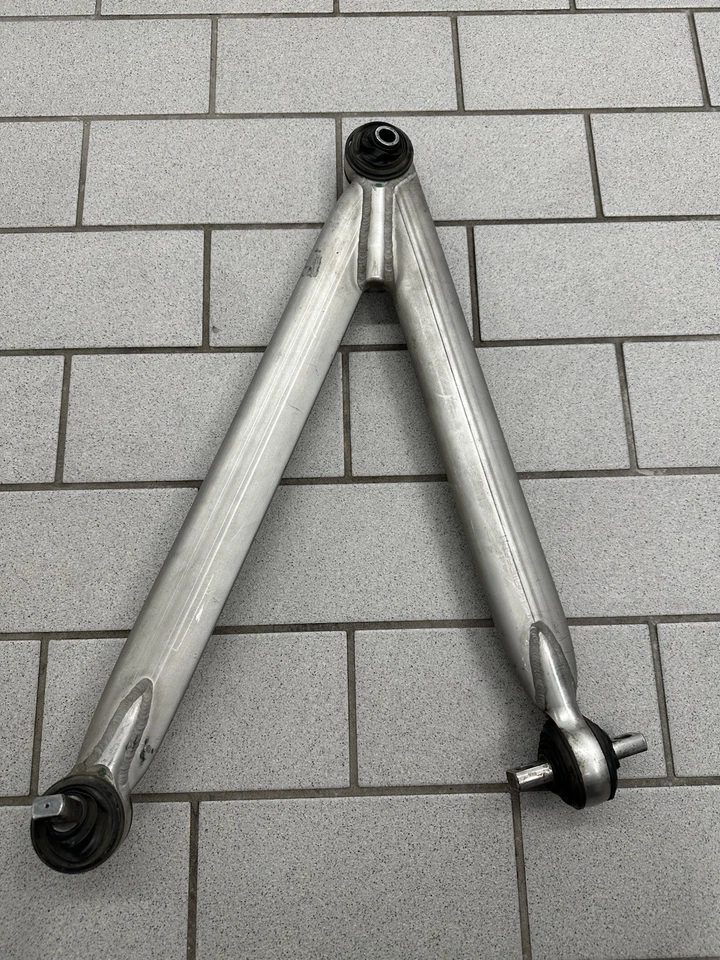 Brazo de control de vía inferior trasero Wishbone 98033104101 OEM Porsche Carrera GT 2004-06 Foto 3 de 3