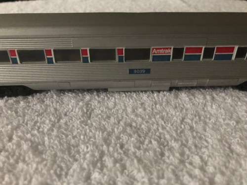 Athearn HO Scale Amtrak 8039 Streamlined Coach Car with kadee couplers - Picture 2 of 5