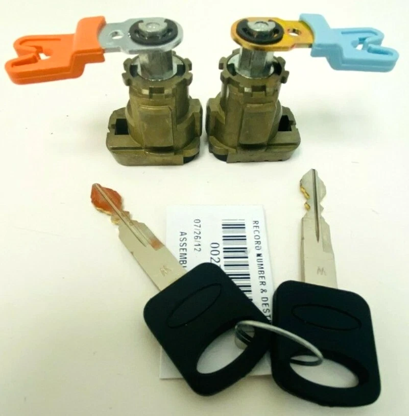 Cilindro de cerradura de puerta Standard Motor Products DL61820 NUEVO hecho en EE. UU. Foto 3 de 4