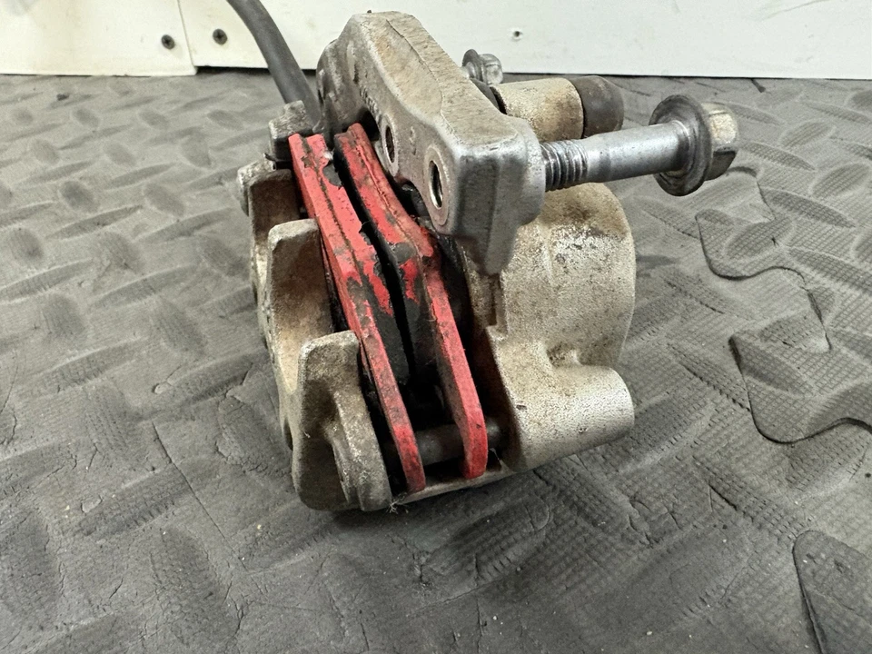 Yamaha YZ250F 2006 OEM NISSIN PINZA DE FRENO DELANTERA CILINDRO MAESTRO 1C3-2580T-00-0 Foto 4 de 4