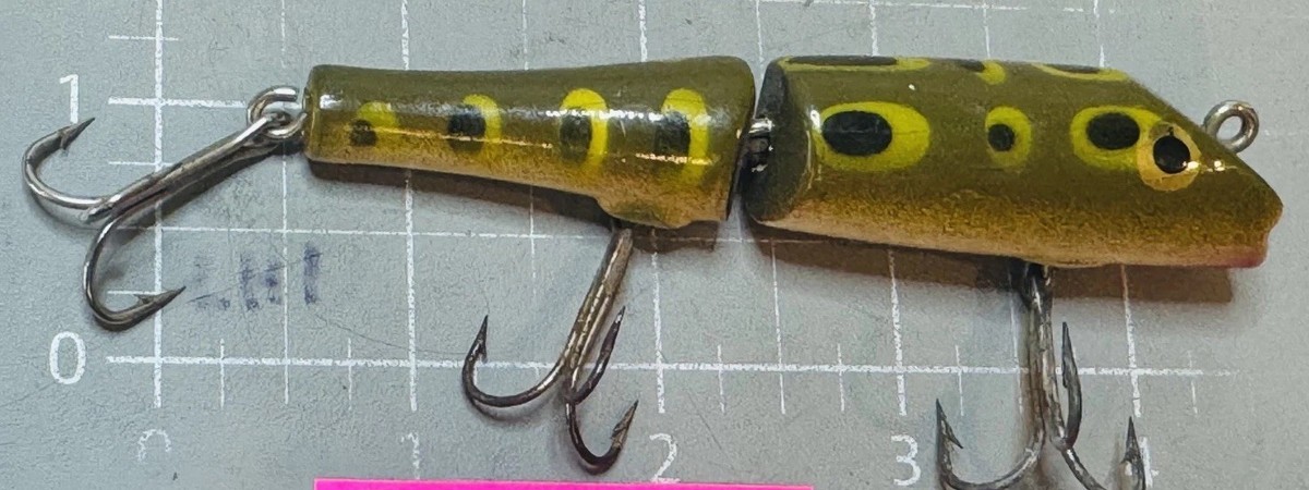 Vintage Creek Chub Jointed Darter Frog Pattern Wood Fishing Lure
