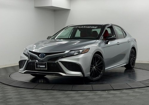 2023 Toyota Camry Hybrid XSE - Picture 2 of 38