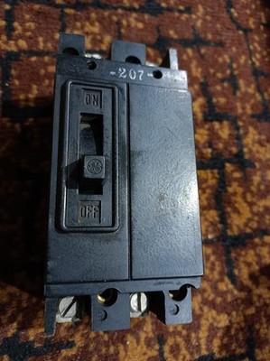 GE CIRCUIT BREAKER 100A 2 Pole 240VAC TE22100   E Frame  Used