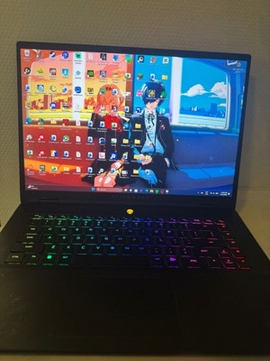 Alienware laptop m16 R2 Ultra 7 RTX 4070 1 TB 32 GB RAM Black