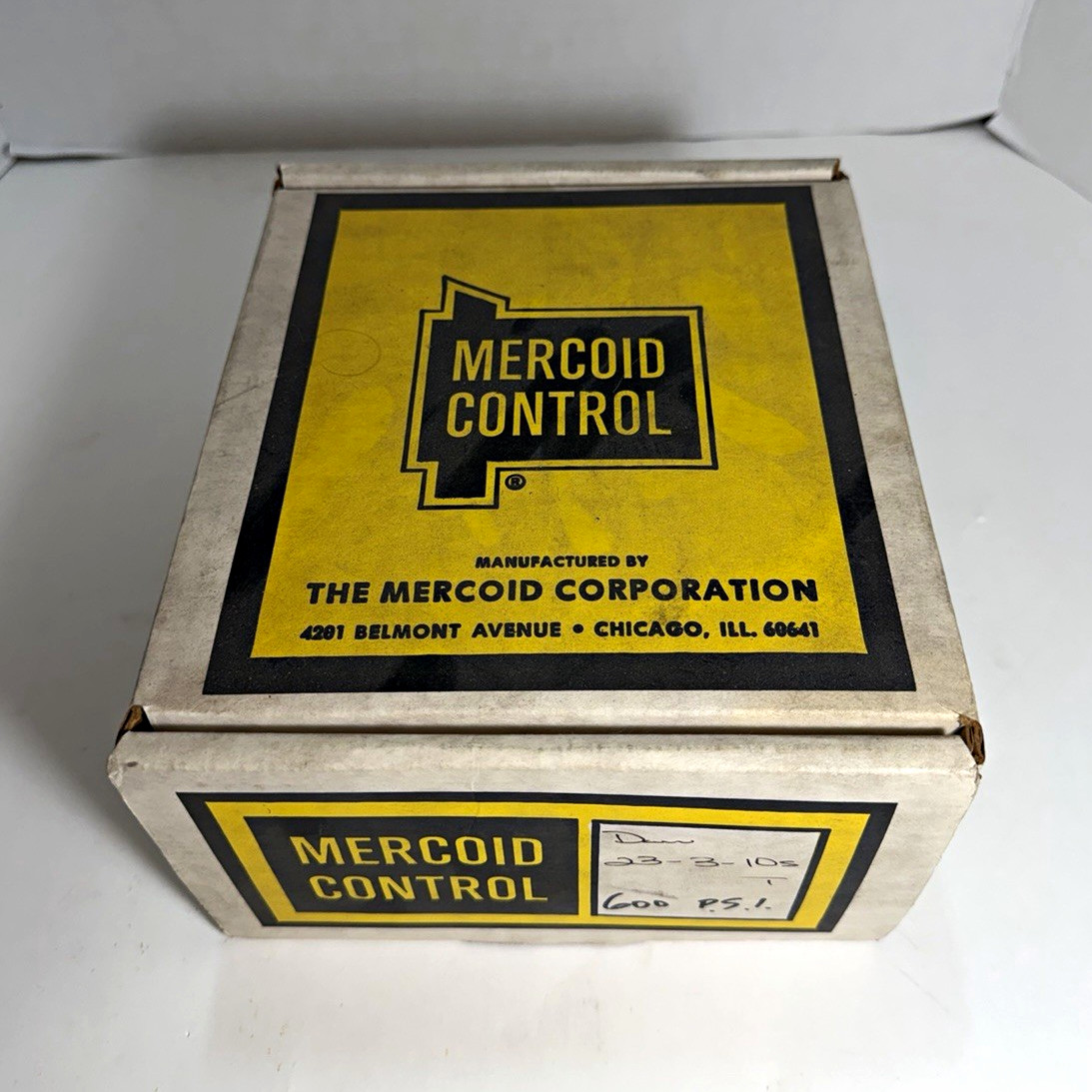Mercoid Control DAW-23-3-10S Pressure Switch 600 PSI 10A Flange Gray