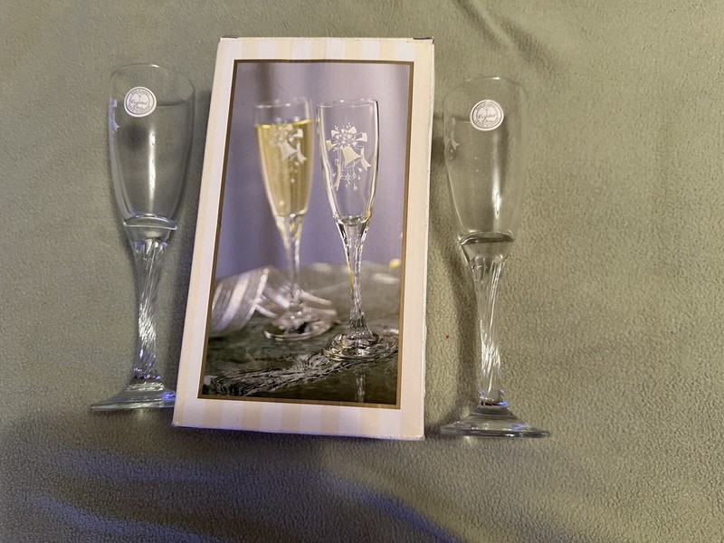 2 FOREVER Champagne Toasting Flutes Crystal Glass Wedding Bells Gift Set w/Box