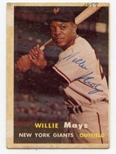 WILLIE MAYS Vintage Period Signed 1957 Topps #10 Giants HOF PSA/DNA Authenticate