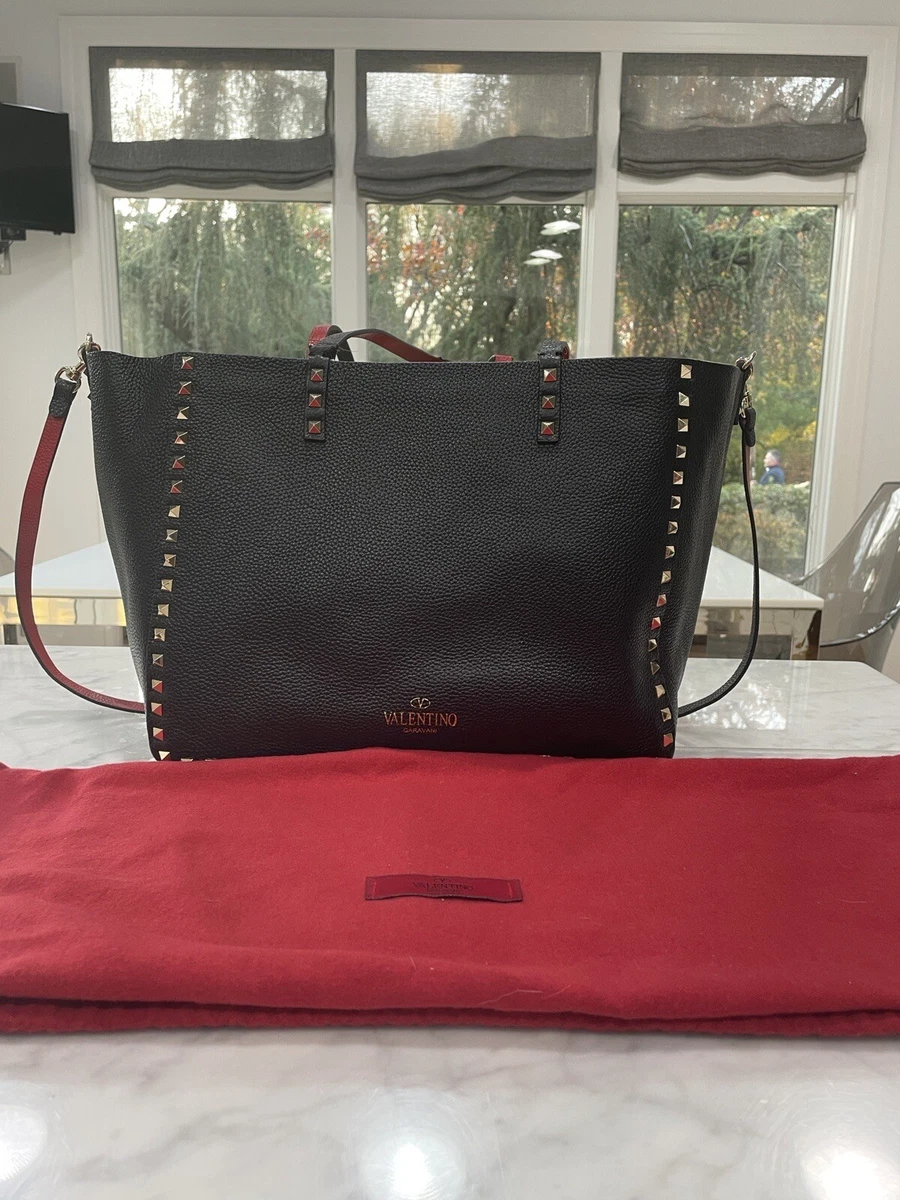 selvfølgelig seng Forsøg Authentic Valentino Rockstud Reversible Convertible Tote in Medium Black/  Red | eBay