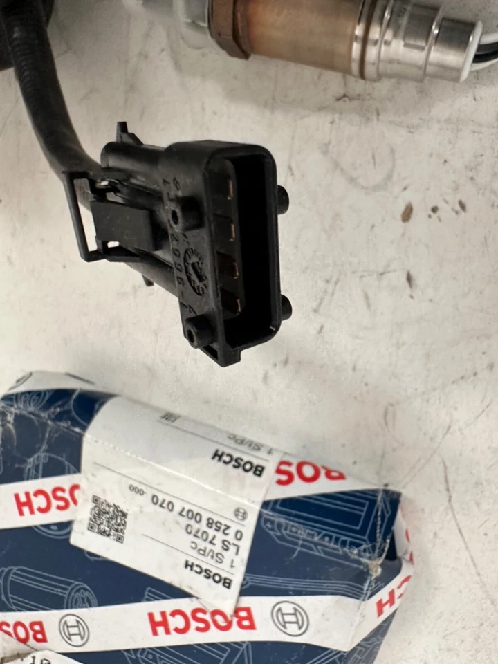 Bosch LAMDBA Oxygen O2 Sensor Fits VOLVO C70 V70 S60 S80 XC70 8627750 8631670 - Image 3 of 4