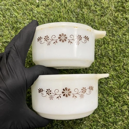 Vintage Pyrex, Pyr-o-Rey Dynaware Milk Glass Brown Daisy Casserole Dishes