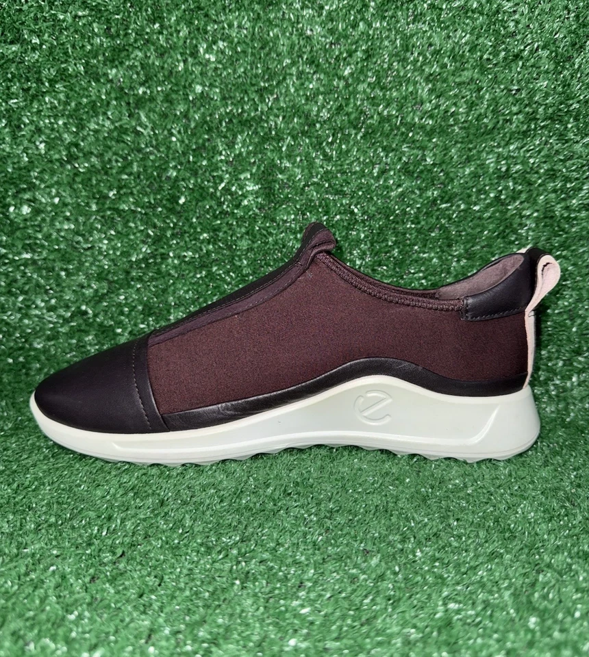 Zapatos Ecco Para Mujer Flexible Corredor Talla 7 EE. UU. Púrpura Sin Cordones Informales Cómodas Tenis Foto 3 de 4