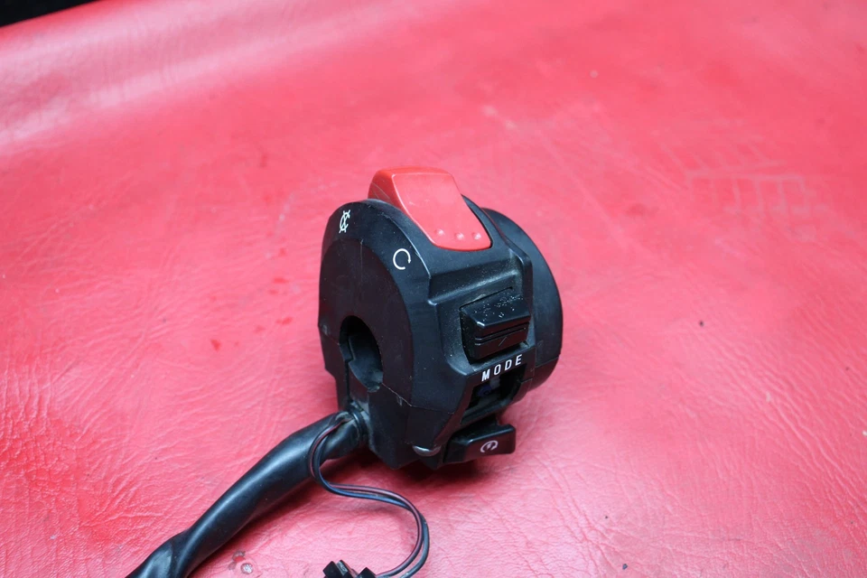 Controles de interruptor derecho OEM 2008-2020 2018 SUZUKI HAYABUSA GSX1300R #8545 Foto 2 de 4