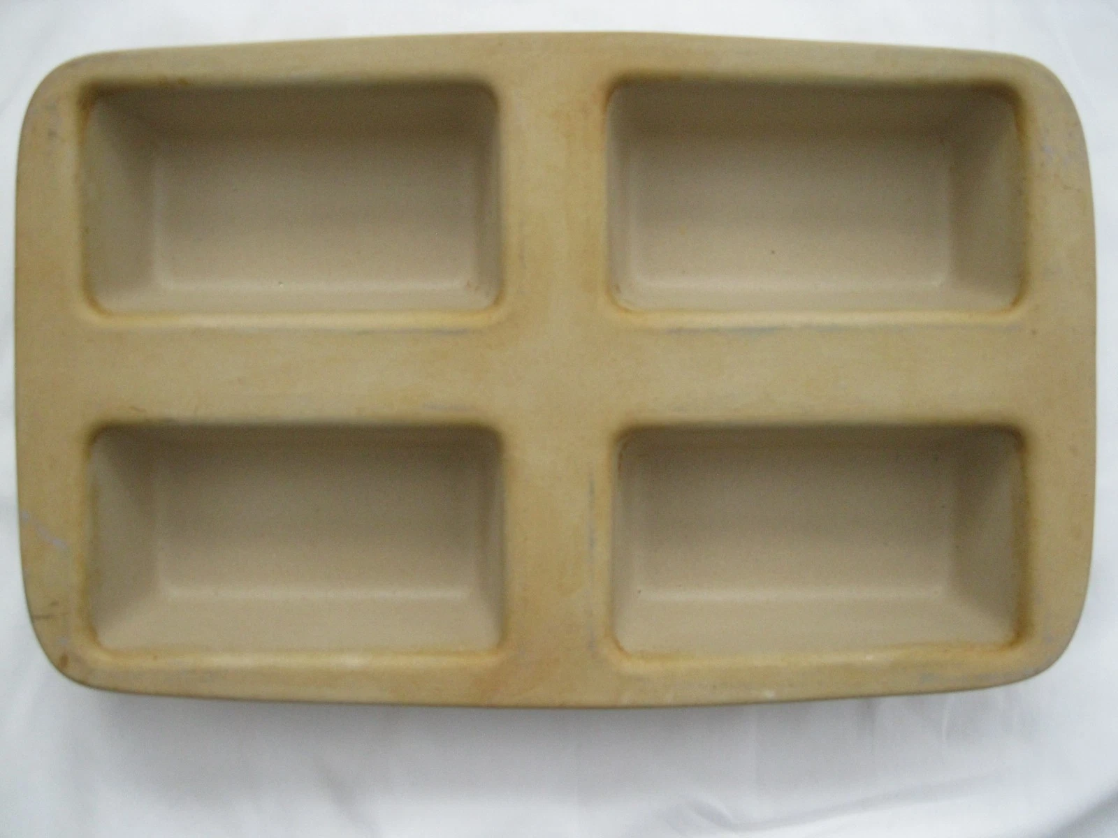Pampered Chef Mini 4 Loaf Stoneware Bread Pan Family Heritage Collection USA