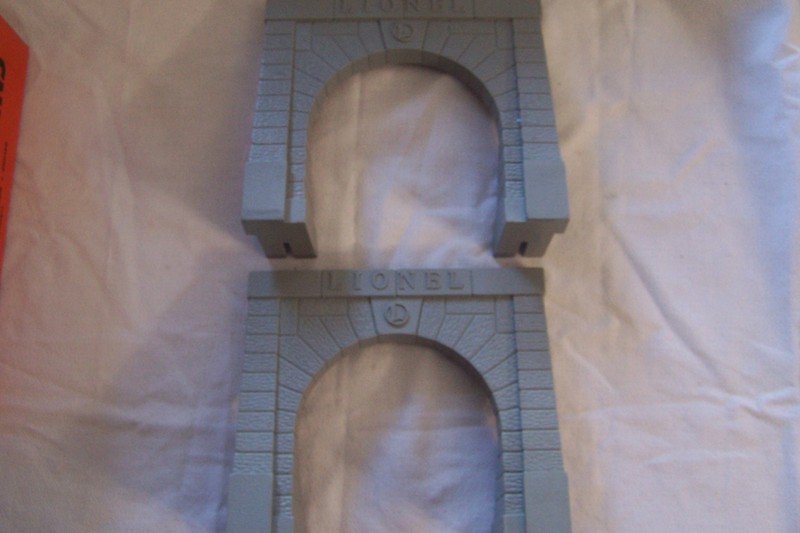 LIONEL SET OF 2 TUNNEL PORTALS