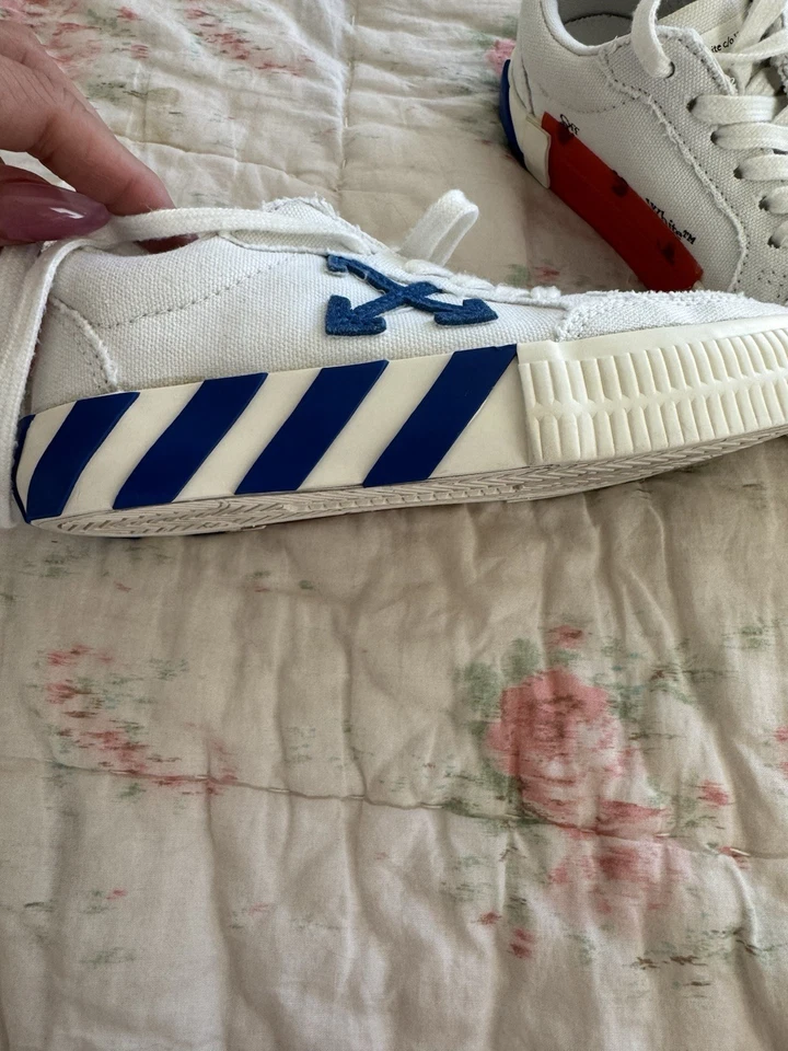 Zapatillas bajas de cuero vulcanizado Off White blancas azules niños talla 29 euros- 11,5 EE. UU. Foto 3 de 4