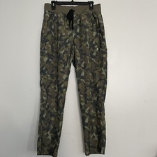 Women  s FIGS Freex Martini Olive Camo 4566 Lined Scrub Pants Size Large
