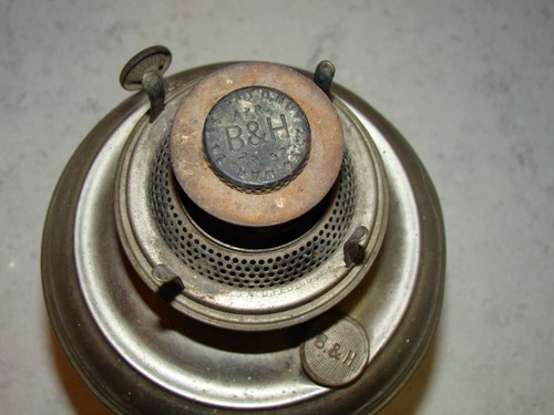 Antique Bradley & Hubbard Nickel Plated Oil Lamp - Picture 10 of 17