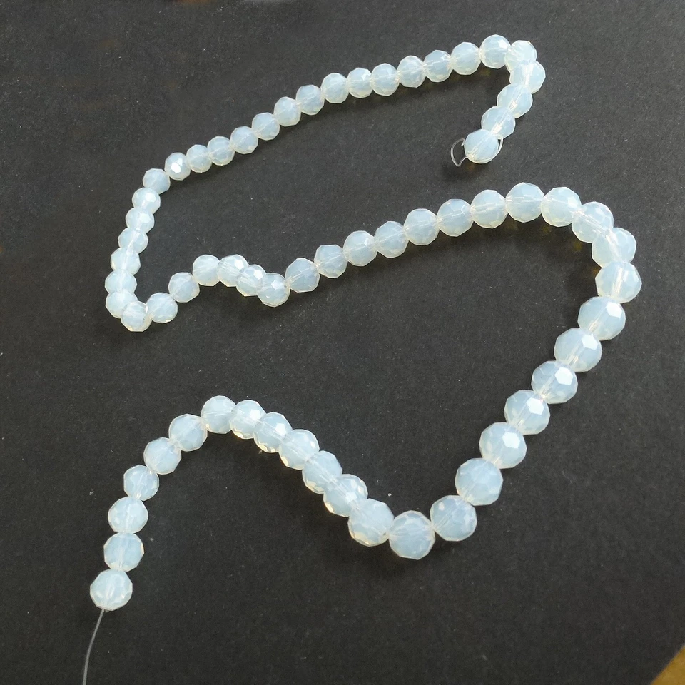 Glasperlen facettiert geschliffen 7 mm milchig opal 67 Perlen nenad-design R070 - Bild 2 von 4