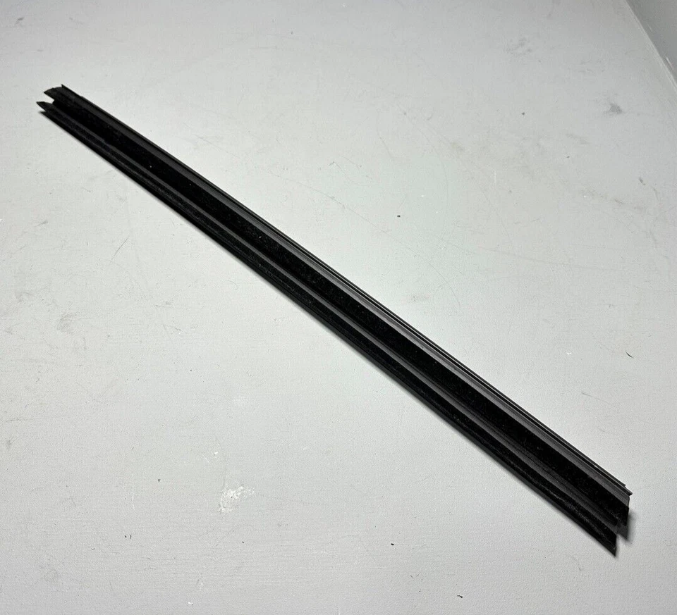 2014-2016 Mercedes-Benz E250 Rear Driver Door Inner Belt Weatherstrip Seal OEM - Image 3 of 3