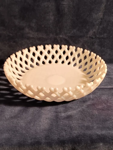 Vintage Westmoreland? White  Milk Glass Fruit Console Bowl Lattice & Heart Edge