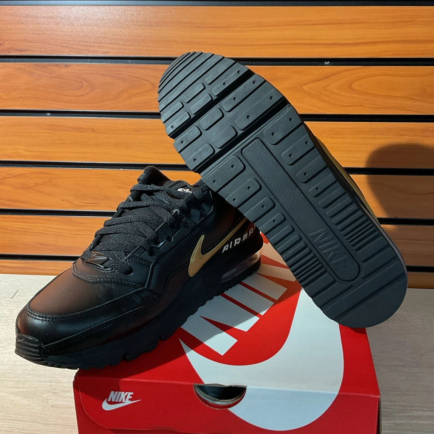 NEW Nike Air Max LTD 3 Black Sneakers Shoes Athletic Size 10.5 Men's lO7524 010