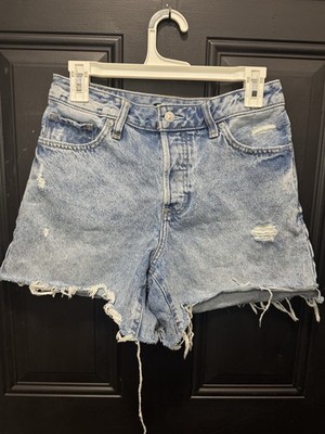 Express SIZE 4 Denim Shorts Curvy Boyfriend Mid Rise Distressed Denim NWOT 