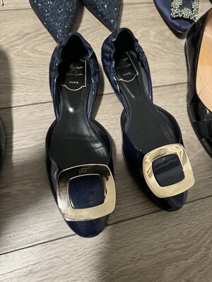 Roger Vivier ネイビー エナメル パンプス Roger Vivier ネイビー エナメル パンプス 【公式通販】