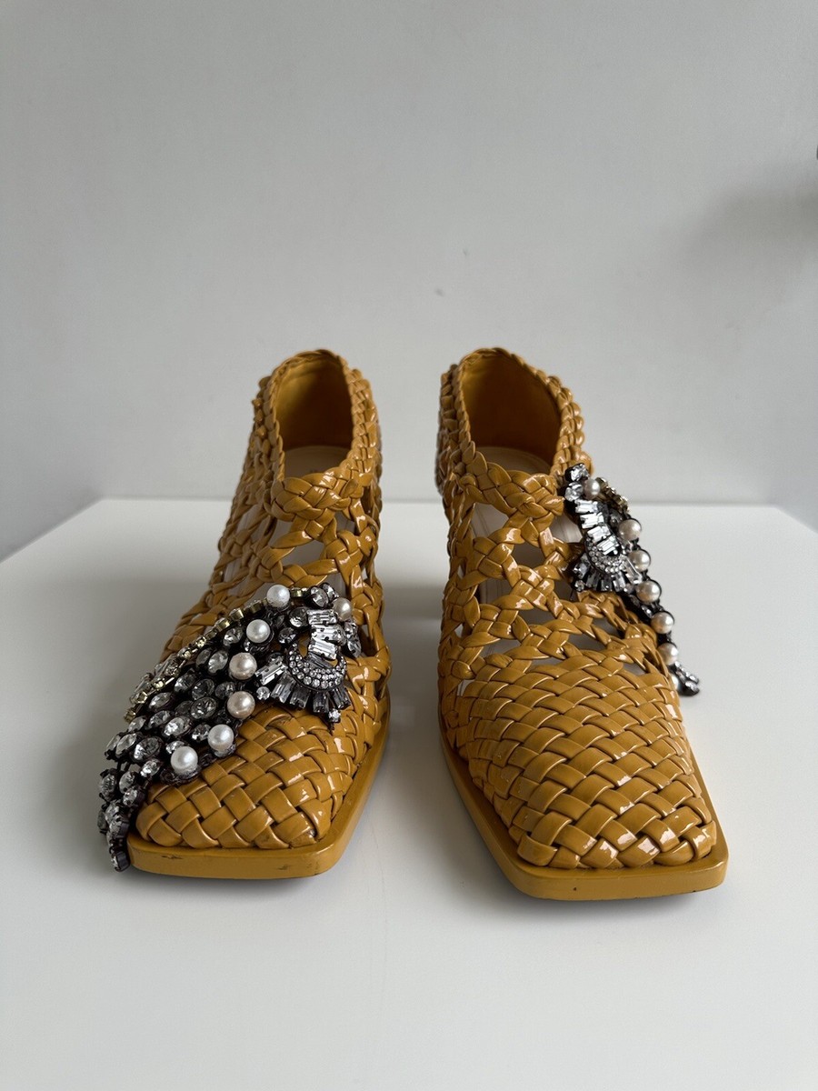 Céline Crystal Pearl Bejeweled Woven Pumps Winter 2015 Céline Crystal Pearl Bejeweled Woven Pumps Winter 2015