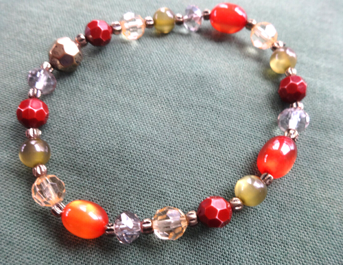 BEADED BRACELETS LOT OF TWO METALLIC & FACETED CRYSTAL CLEAR & MULTICOLOR VGUC - Picture 6 of 7