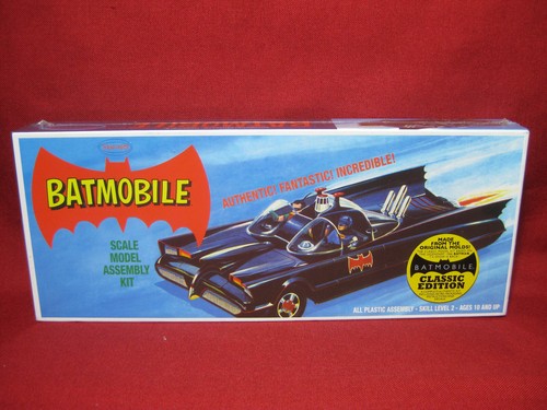 1966 Batman TV Series Batmobile *Original Aurora Molds* 1:32 Polar Lights Kit - Picture 1 of 6