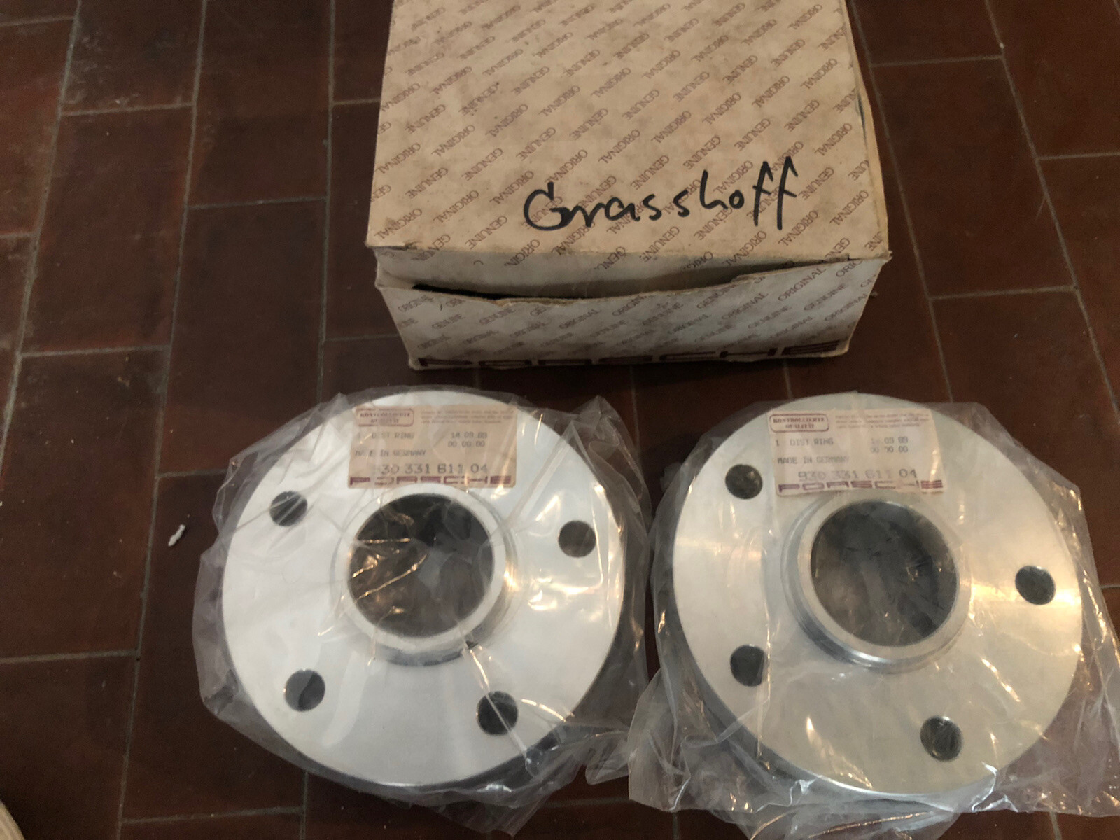 Coppia Distanziali 28mm 93033161106 Porsche 911 (3.2 930 Turbo  