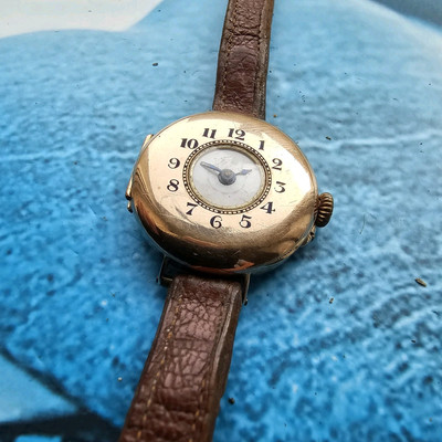 9k massiv Gold Handaufzug kleine Graben Armbanduhr Ersatzteile oder Reparatur
