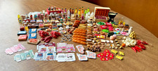 LARGE LOT MINIATURE DOLLHOUSE ASSORTED FOOD ITEMS - HAMBURGERS BREADS EGGS ETC