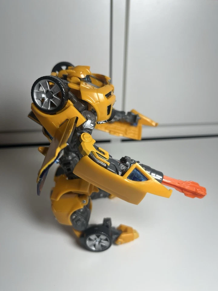 Transformers Revenge of The Fallen Bumblebee Deluxe Class, 2008 ROTF, Complete - Image 2 of 4