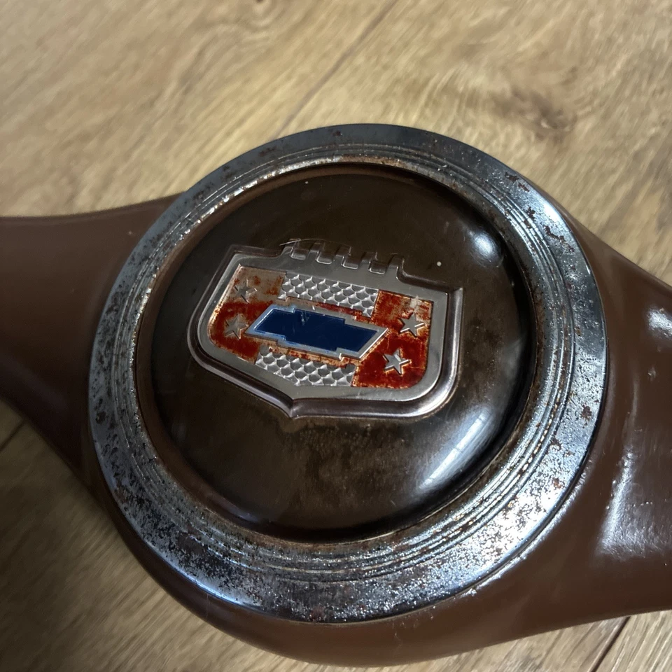 Volante Chevrolet Chevy 1941-48 Special Deluxe marrón bocina botón 2 radios Foto 2 de 4