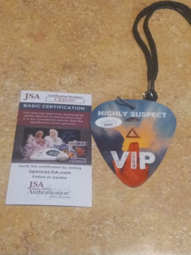 Insignia laminada Highly Suspect Rock Band firmada 2025 VIP Tour JSA CB40397 - Imagen 5 de 5