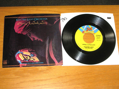 70s ROCK 45 RPM w/SLEEVE -E L O - JET ZS8 5057 - ''SHINE A LITTLE LOVE'' + ''JUNGLE
