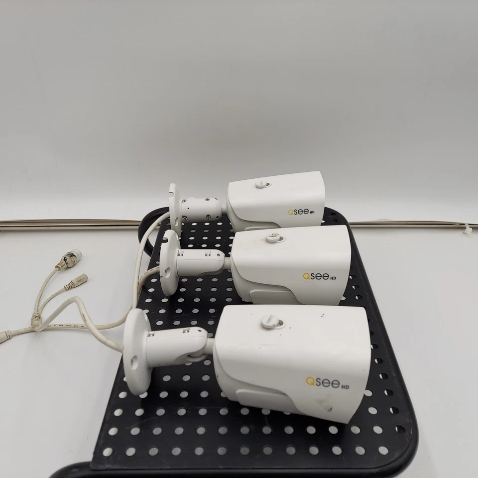 LOTE DE 3 Q-See QCN8033B Bullet IP HD POE Cámara de Seguridad Color Foto 3 de 4