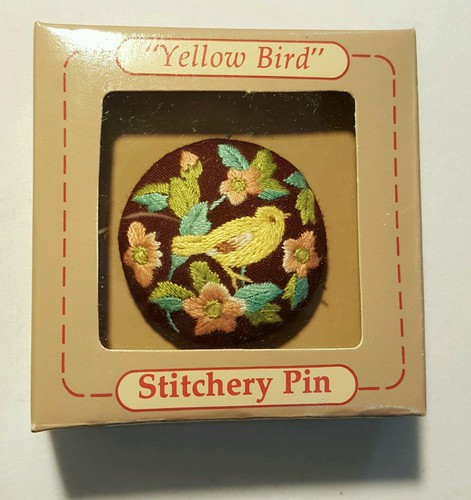 Vintage Hallmark Stitchery Pins in Original Box - 4 designs. - Picture 2 of 6