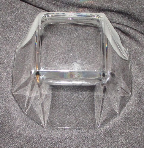 VINTAGE DEEPLY ETCHED CRYSTAL BOWL Orchid 4 3/4" Diam x 2"H - Picture 3 of 6