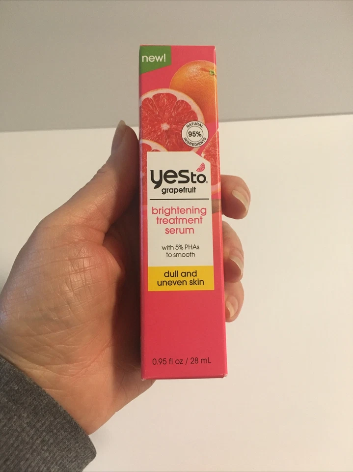 Suero tratamiento iluminador Yes To Grapefruit 5 % PHAs vitamina C piel opaca/desigual Foto 2 de 2