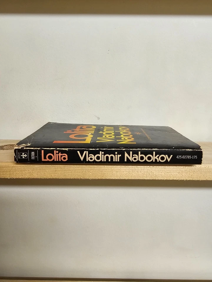 Lolita Vladimir Nabokov 1966 Berkley Classics Vintage Paperback - Image 3 of 4