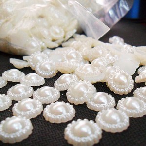 BIN-100Pcs-Ivory-Flat-Back-Flower-Beads-Wedding-Cards-SALE-Embellishments-K8G2