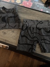 Woman  s Athletic Sports Bra and Shorts Set Size Small Black And Gray Not Branded