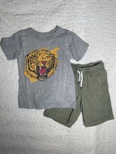 Boys size 6 gray tiger shirt neutral green short outfit