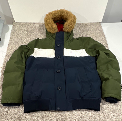 Tommy Hilfiger men s M Colorblock Hooded Puffer Jacket Faux Fur Trim