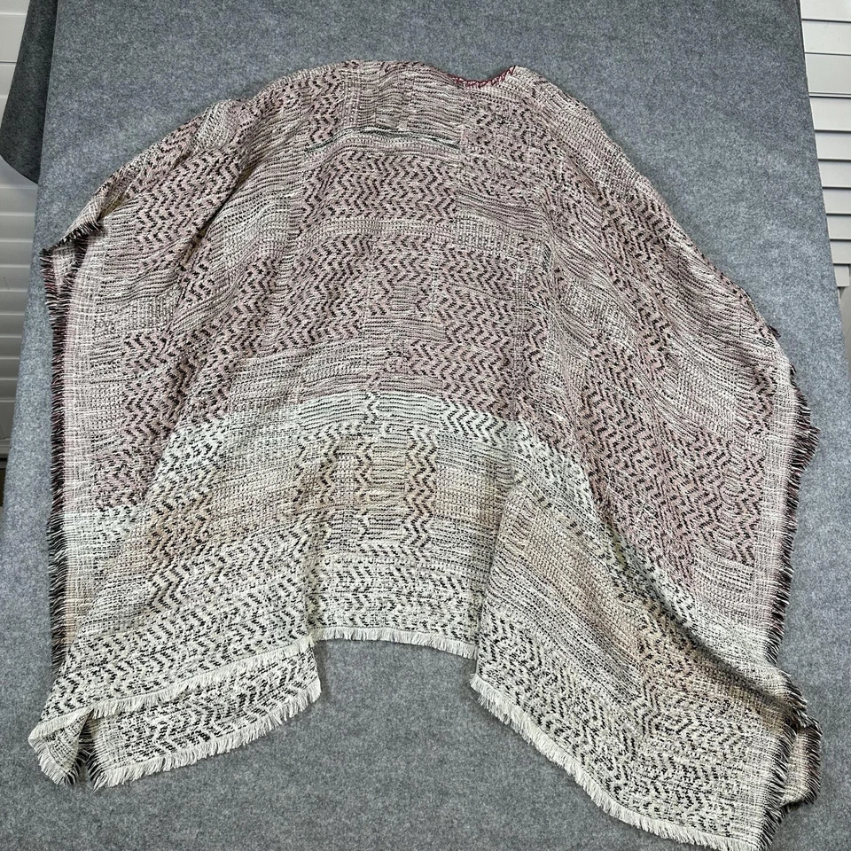 Женское пончо Pure Jill один размер черно-белое с открытой передней бахромой вязаная шаль Ruana - Изображение 3 из 3