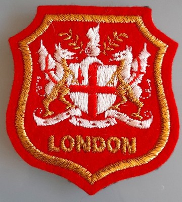 Rotes Filz Abzeichen/Patch LONDON, Gold LUREX Faden Vintage aber NEU UNBENUTZT FRISCH RAR